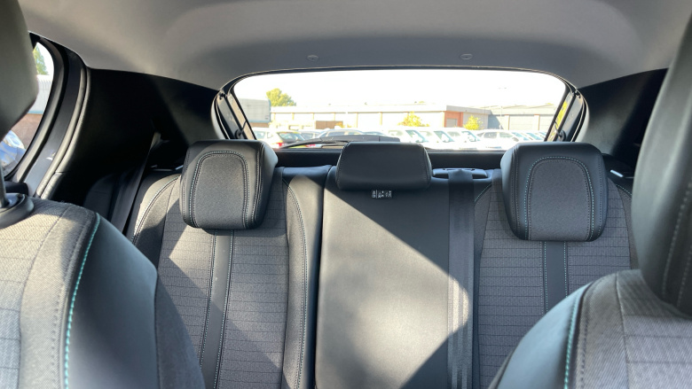 Peugeot 208 1.2 PureTech 100 Allure Premium + 5dr Petrol Hatchback